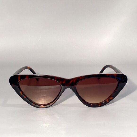 1355 Cateye Sunglasses Tortoise Frames Dark Brown Lens NWT